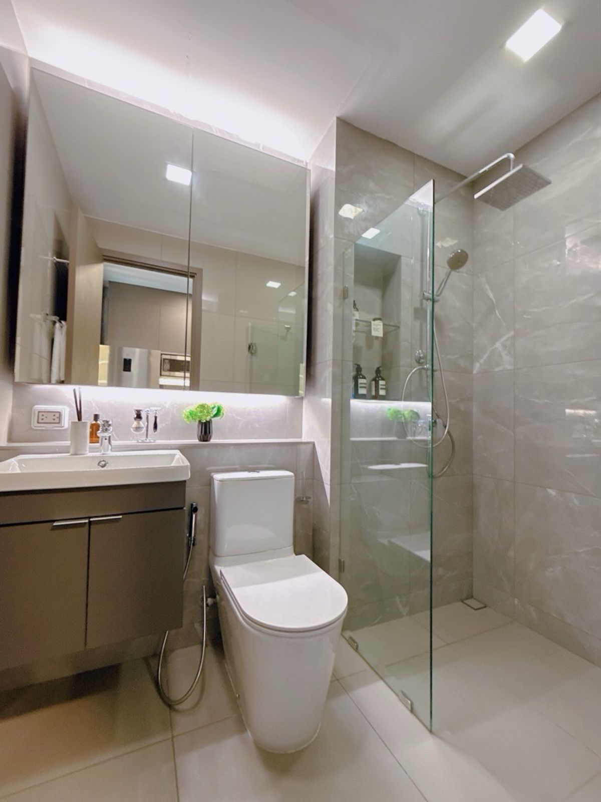 For SaleCondoSapankwai,Jatujak : 𝐓𝐡𝐞 𝐏𝐫𝐢𝐯𝐚𝐜𝐲 Chatuchak, comfortable installments 𝟗, 𝟗𝟎𝟎/month, do not have to pay down payment Ready to enter a new room, 1 hand, buy straight 𝟎𝟗𝟓-𝟒𝟖𝟗-𝟖𝟖𝟗𝟎 green