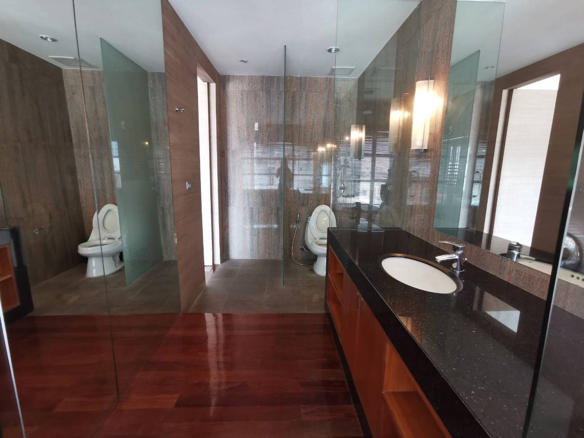 For SaleCondoSathorn, Narathiwat : For Sale with tenant: DUPLEX condo at Supreme Elegance, 2 BR/3 B, 220 sqm., classic and unique interior, Sathorn area