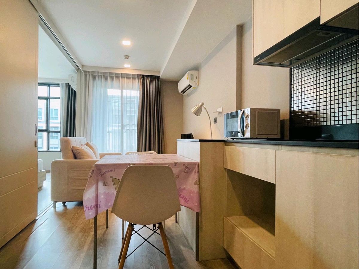ให้เช่าคอนโดรัชดา ห้วยขวาง : Mastro 19 for rent 
35ตรม
Building B 
Floor 6
16000บาท/month one year contract 
Pet welcome 😺 🐕 
plz call00954768193 Agent 
line id :su3922