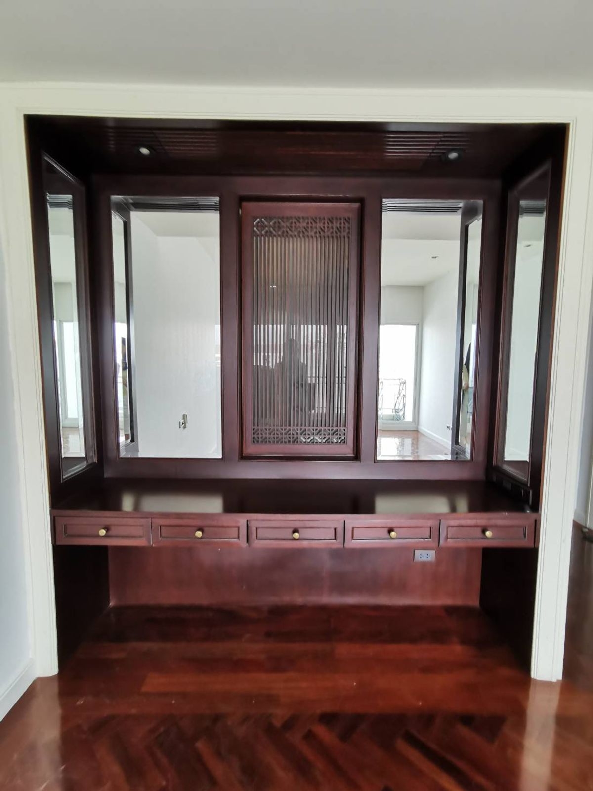 For SaleCondoSathorn, Narathiwat : For Sale with tenant: DUPLEX condo at Supreme Elegance, 2 BR/3 B, 220 sqm., classic and unique interior, Sathorn area