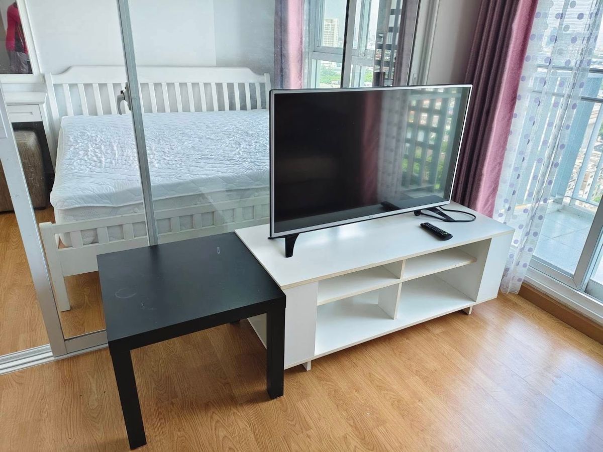 For RentCondoBang Sue, Wong Sawang, Tao Pun : Condo for rent: The Parkland Ratchada - Wong Sawang (1bedrooms), 18th floor, next to the MRT Purple Line, Wong Sawang Station, 0 meters.