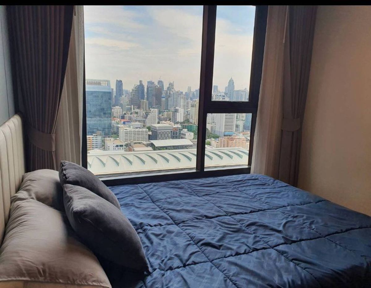 ขายคอนโดพระราม 9 เพชรบุรีตัดใหม่ RCA : ✨ คอนโด 1 ห้องนอน พร้อมอยู่ ที่ Life Asoke Hype คอนโดตกแต่งครบสไตล์โมเดิร์น โทนอุ่นสบาย พร้อมเฟอร์นิเจอร์และเครื่องใช้ไฟฟ้าครบครัน เดินทางง่าย ใกล้ห้างเซ็นทรัล พระราม 9