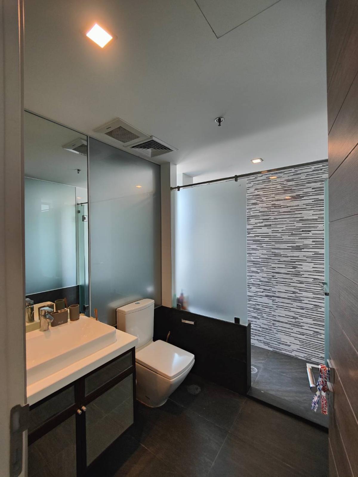 ให้เช่าคอนโดสีลม ศาลาแดง บางรัก : The Legend Saladaeng, 2 bed, 65000 per month