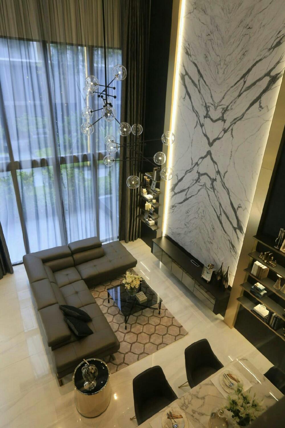 ให้เช่าทาวน์โฮมสุขุมวิท อโศก ทองหล่อ : For Rent The Luxury Residences Villa  4 bedrooms at Quarter Residences in Sukhumvit 39