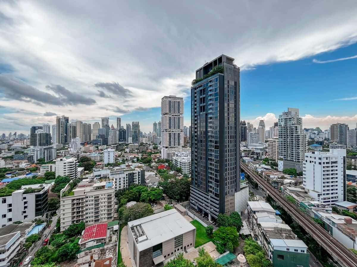 ให้เช่าคอนโดสุขุมวิท อโศก ทองหล่อ : ให้เช่า The Crest Sukhumvit 34 ราคา 28,000 บาท [MKr250593]