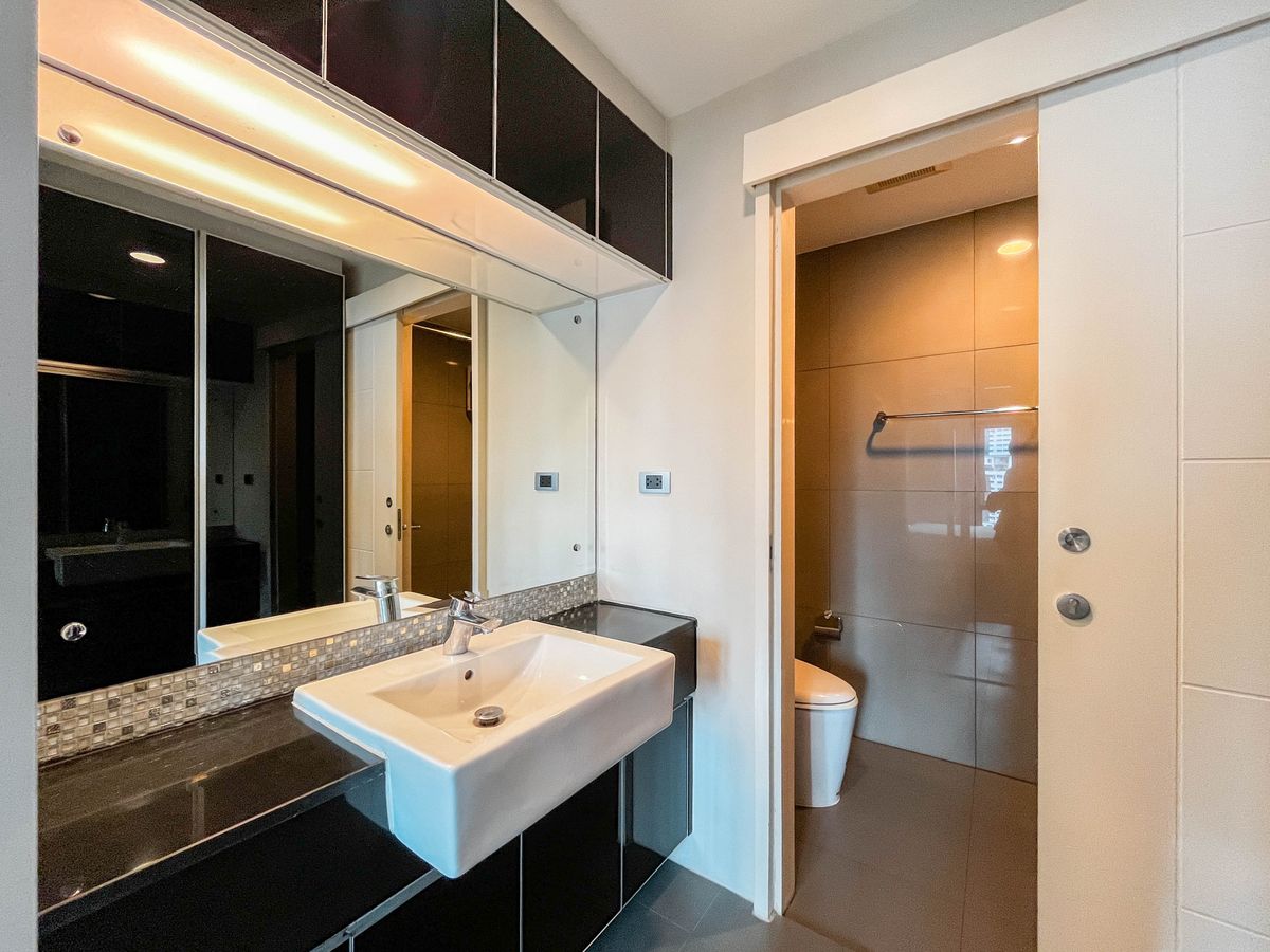 ให้เช่าคอนโดสุขุมวิท อโศก ทองหล่อ : ให้เช่า The Crest Sukhumvit 34 ราคา 28,000 บาท [MKr250593]