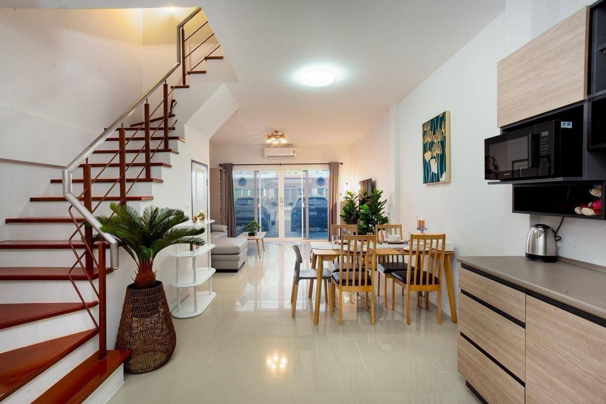 ให้เช่าทาวน์โฮมเชียงใหม่ : 出租： 近尚泰的联排别墅  Townhome for rent at Supalai Monte Biz Chiang Mai.ให้เช่า ทาวน์โฮม-ศุภาลัย มอเต้บิซ เชียงใหม่