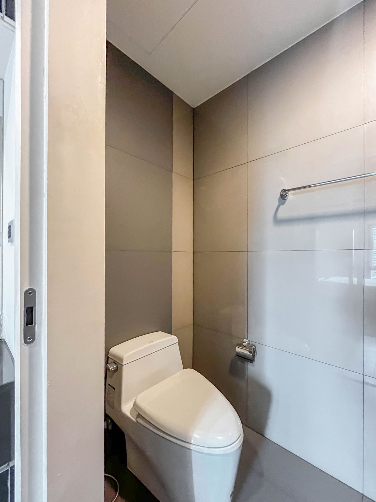 ให้เช่าคอนโดสุขุมวิท อโศก ทองหล่อ : ให้เช่า The Crest Sukhumvit 34 ราคา 28,000 บาท [MKr250593]