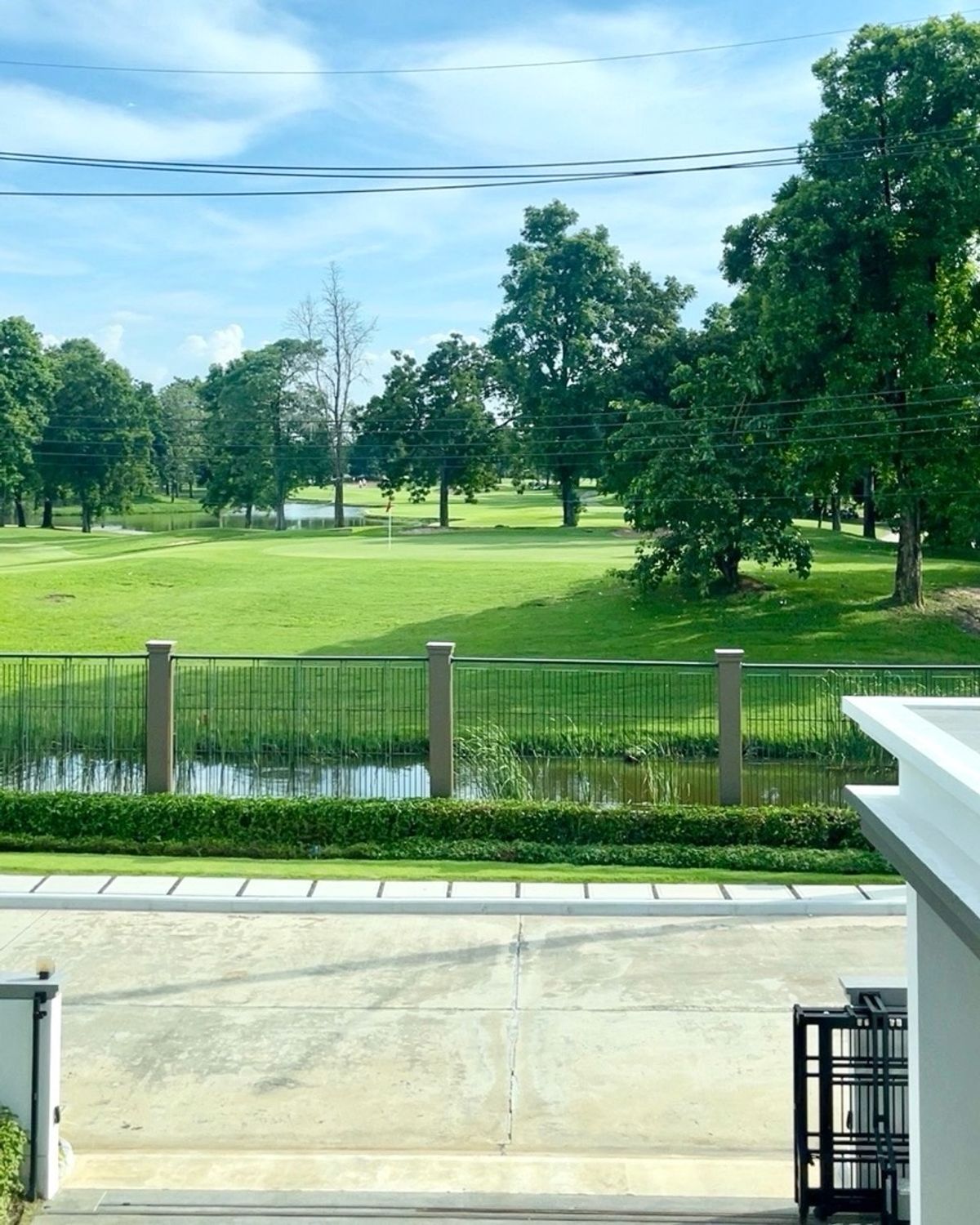 ขายบ้านปทุมธานี รังสิต ธรรมศาสตร์ : 🌳เศรษฐสิริ กรุงเทพ-ปทุมธานี2 | 4 ห้องนอน 425 ตร.ม. วิวสนามกอล์ฟ ลดแรง10 ล้าน‼️ 📲 095-9299924 (K.เบนซ์) 
