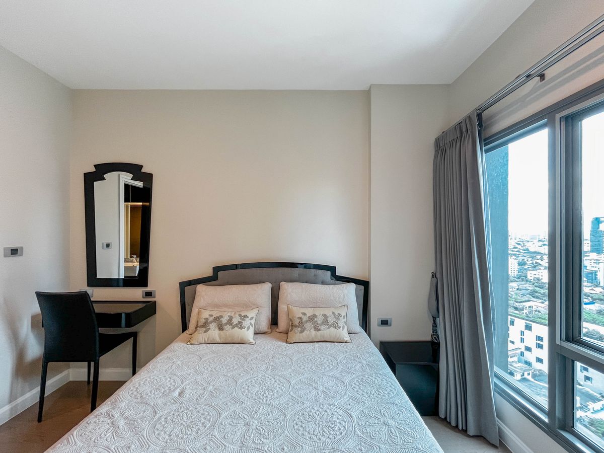 ให้เช่าคอนโดสุขุมวิท อโศก ทองหล่อ : ให้เช่า The Crest Sukhumvit 34 ราคา 28,000 บาท [MKr250593]