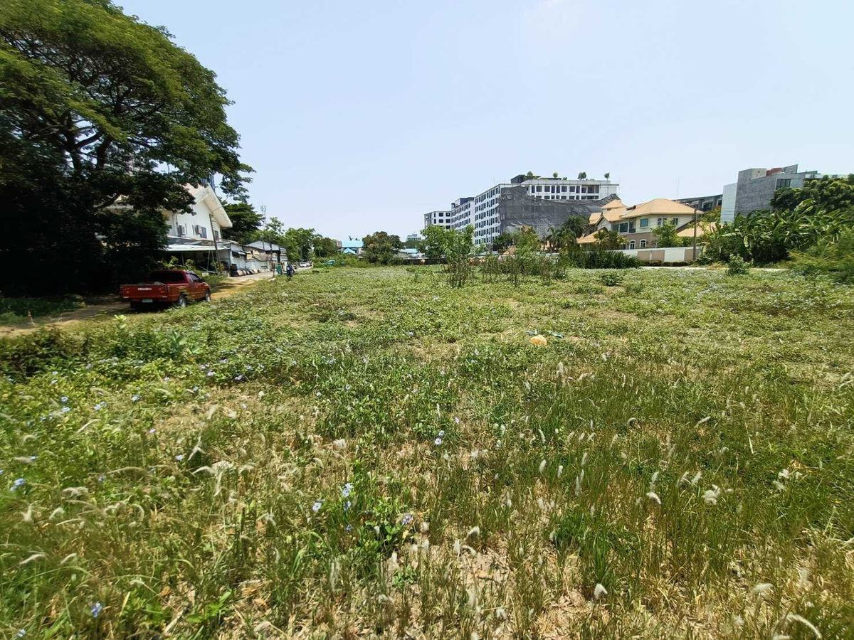 ขายที่ดินพัฒนาการ ศรีนครินทร์ : ขายด่วนที่ดินแปลงใหญ่ เลียบมอเตอร์เวย์ พัฒนาการ53 (N.633)