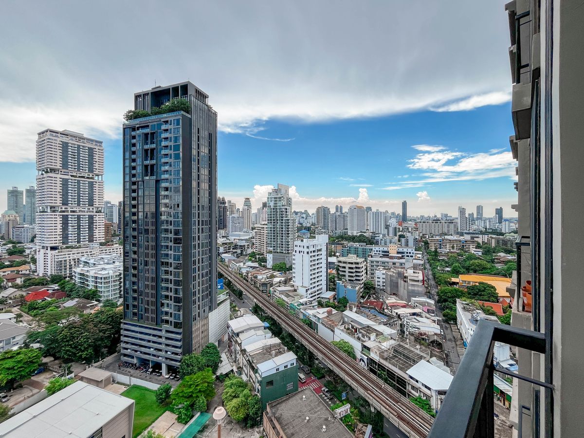 ให้เช่าคอนโดสุขุมวิท อโศก ทองหล่อ : ให้เช่า The Crest Sukhumvit 34 ราคา 28,000 บาท [MKr250593]