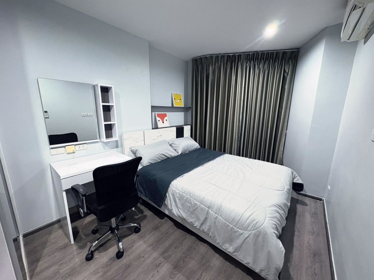 For RentCondoPattanakan, Srinakarin : Empty room for rent. Rich Park @ Triple Station, complete electrical appliances.