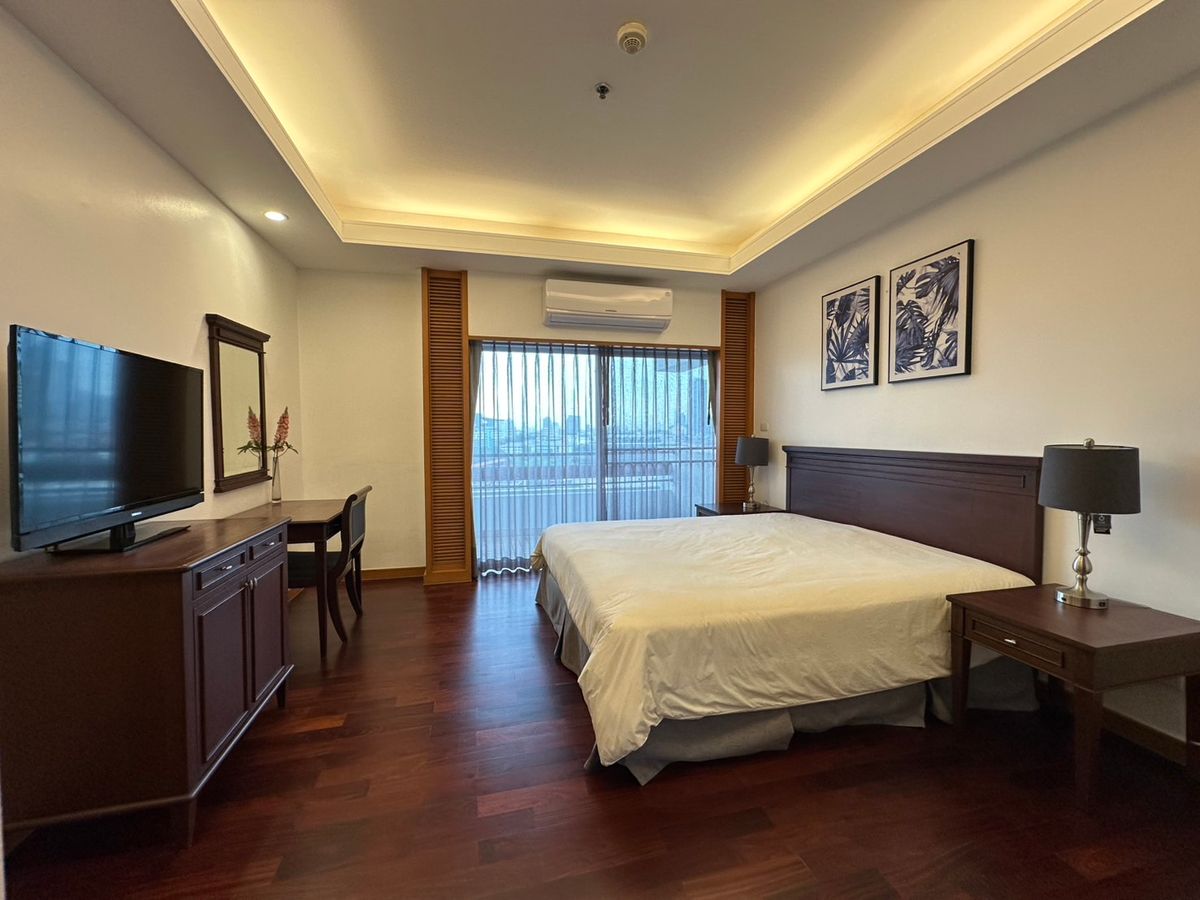 ให้เช่าคอนโดคลองเตย กล้วยน้ำไท : ✨ คอนโดกว้าง 3 ห้องนอน วิวสวย พร้อมสิ่งอำนวยความสะดวกครบ ใกล้ BTS/MRT เดินทางสะดวก พร้อมเข้าอยู่ได้ทันที 