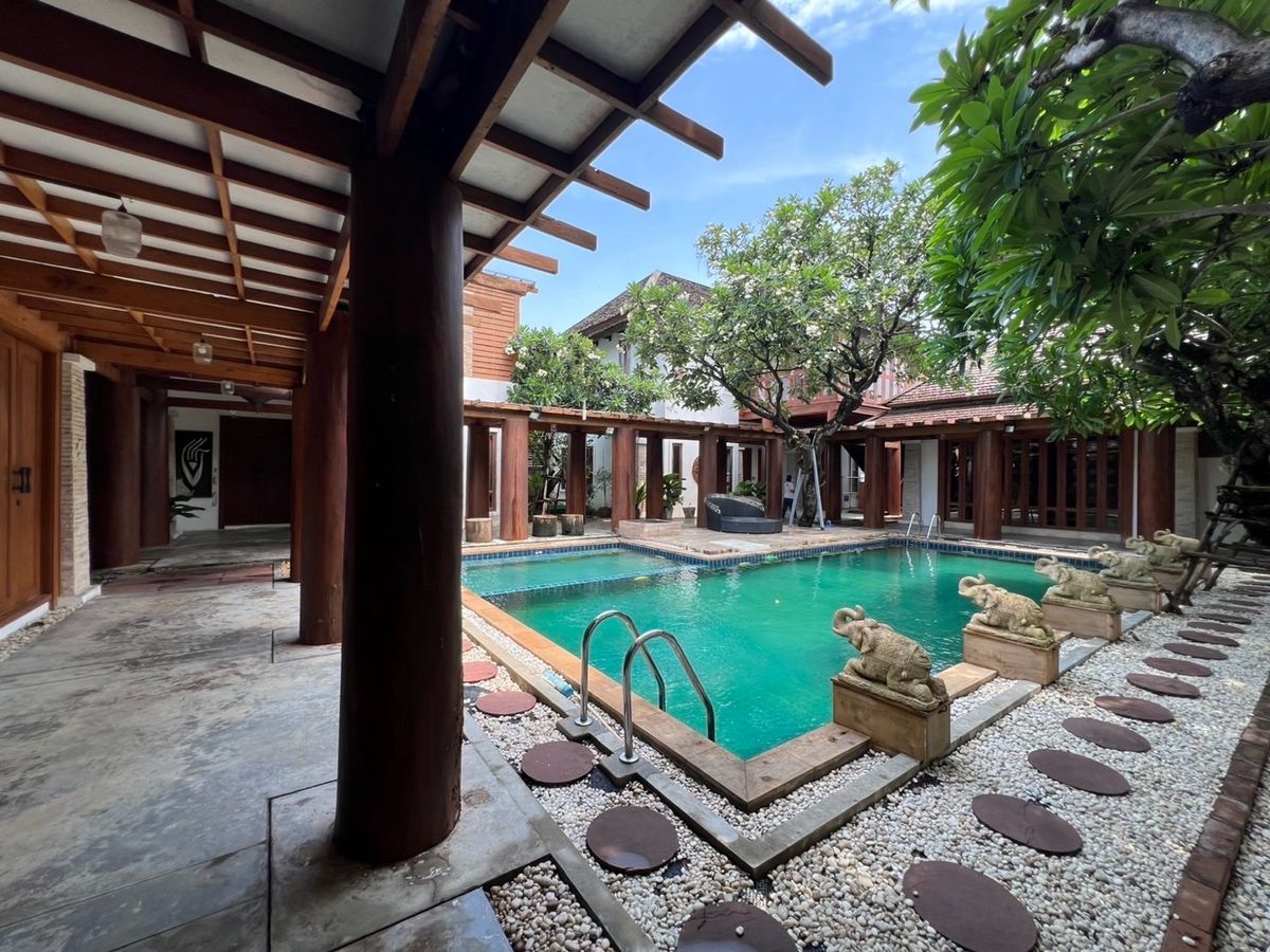 ขายเกษตร นวมินทร์ ลาดปลาเค้า : พูลวิลล่า 1 ไร่ มี 4 อาคาร ทำ Airbnb ได้ กำไรงาม