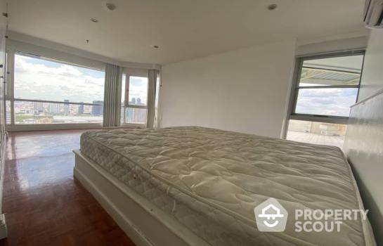 For SaleCondoNana, North Nana,Sukhumvit13, Soi Nana : 2-BR Condo at Sukhumvit Suite near BTS Nana