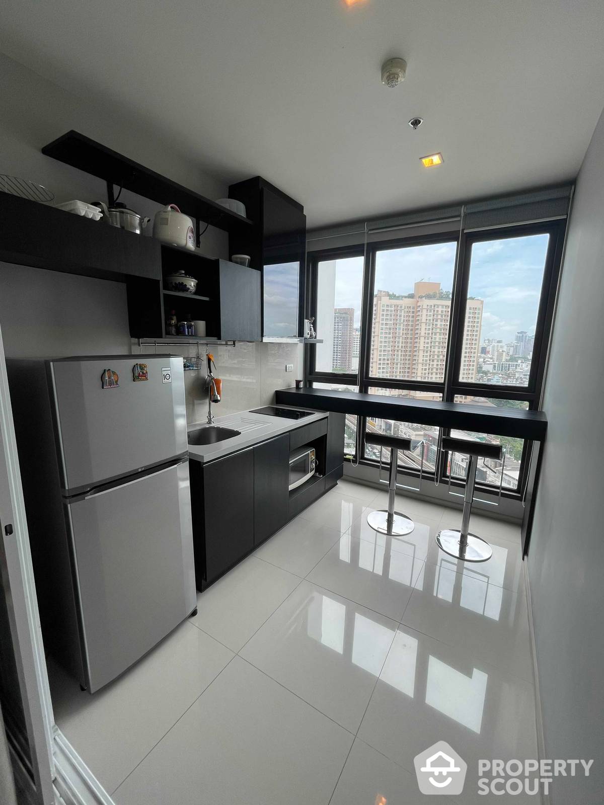 For SaleCondoOnnut, Udomsuk : 1-BR Condo at Rhythm Sukhumvit 44/1 near BTS Phra Khanong