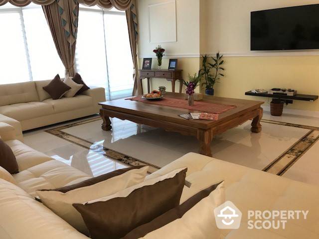 For RentCondoWongwianyai, Charoennakor : 3-BR Condo at Baan Sathorn Chaopraya near BTS Krung Thon Buri