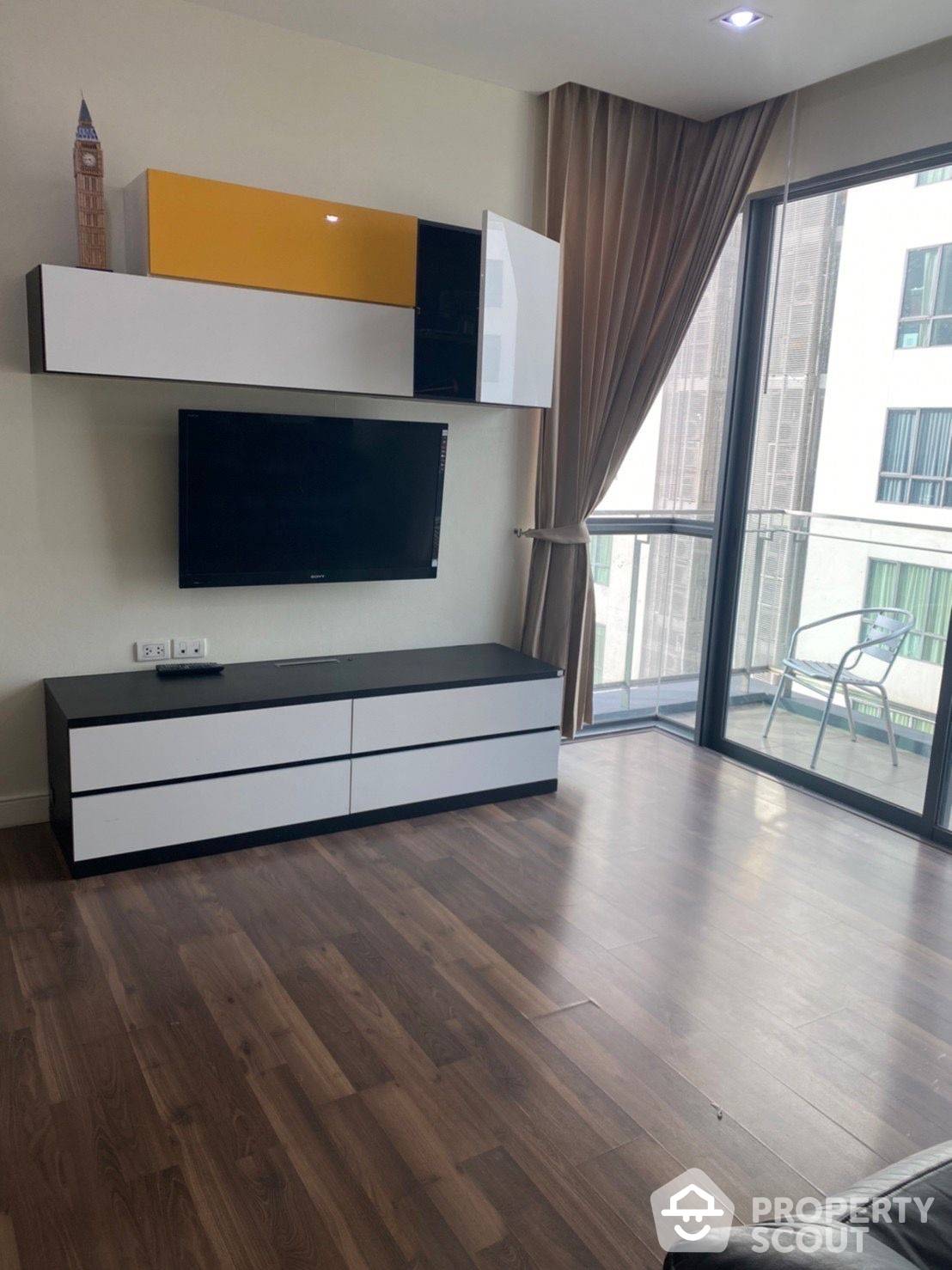 For SaleCondoOnnut, Udomsuk : 2-BR Condo at The Room Sukhumvit 62 near BTS Punnawithi