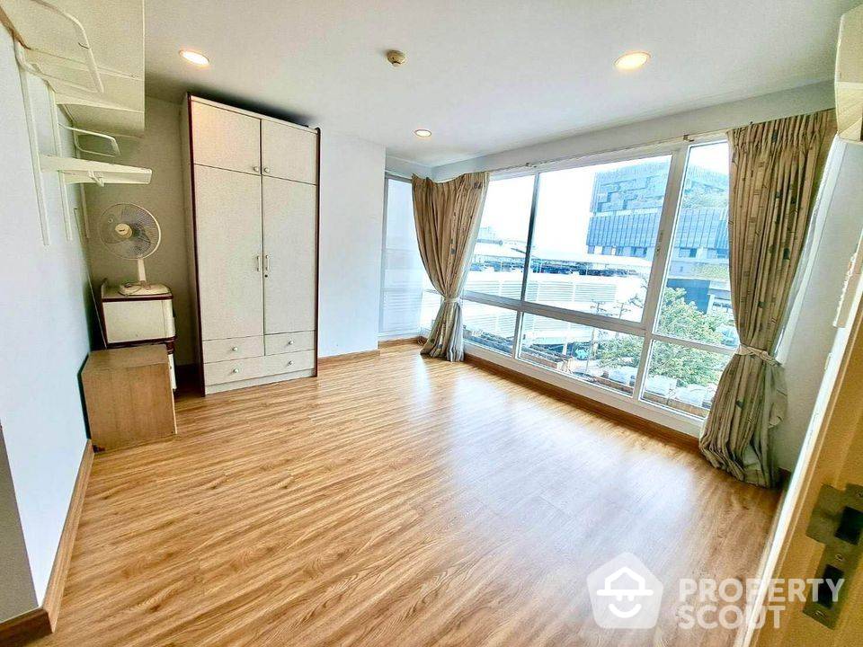 For SaleCondoOnnut, Udomsuk : 2-BR Condo at Le Crique Sukhumvit 64/2 near BTS Punnawithi