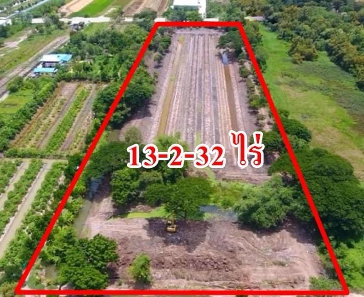 For SaleLandPathum Thani,Rangsit, Thammasat : Lat Lat Lum Kaeo, Pathum Thani, 13 rai, halfway, close to 72 m. Near Soi Pao In 12, near Fu Fu Cake Factory, Thong Sa -at Temple, Woracharaj School