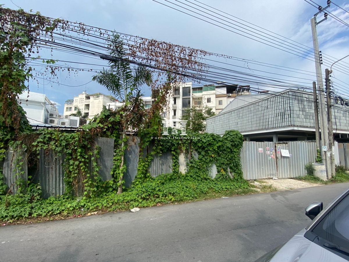 For SaleLandSukhumvit, Asoke, Thonglor : Sukhumvit 71 Land Soi Pridi 14 - Near BTS Phra Khanong, high potential, suitable for project development