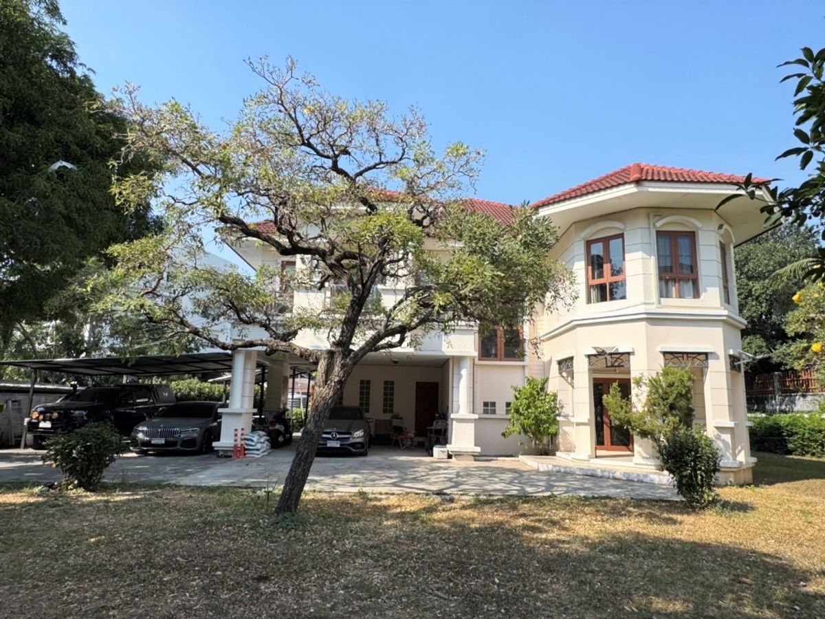 ขายบ้านสาทร นราธิวาส : ขายบ้านเดี่ยวโซนเย็นอากาศ (Single detached house in Yenakat ) 5 ห้องนอน 5 ห้องน้ำ ขนาดพื้นที่ใช้สอย 373 ตร.ม. 