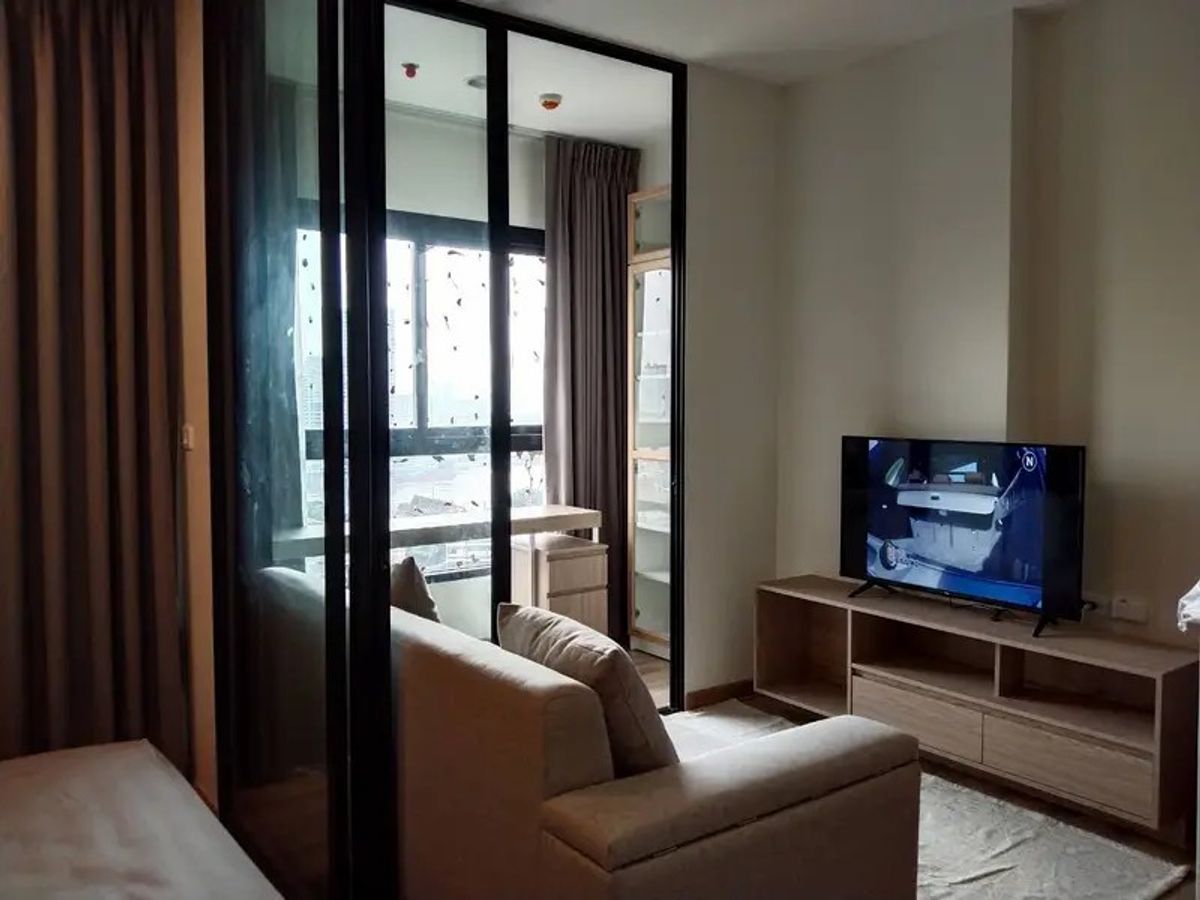 For RentCondoWongwianyai, Charoennakor : Niche Mono Charoen Nakhon Condo for Rent [Niche Mono Charoen Nakorn] Beautiful room, good price, convenient to travel, complete furniture Ready to move in immediately Can make an appointment to see the room 
 
