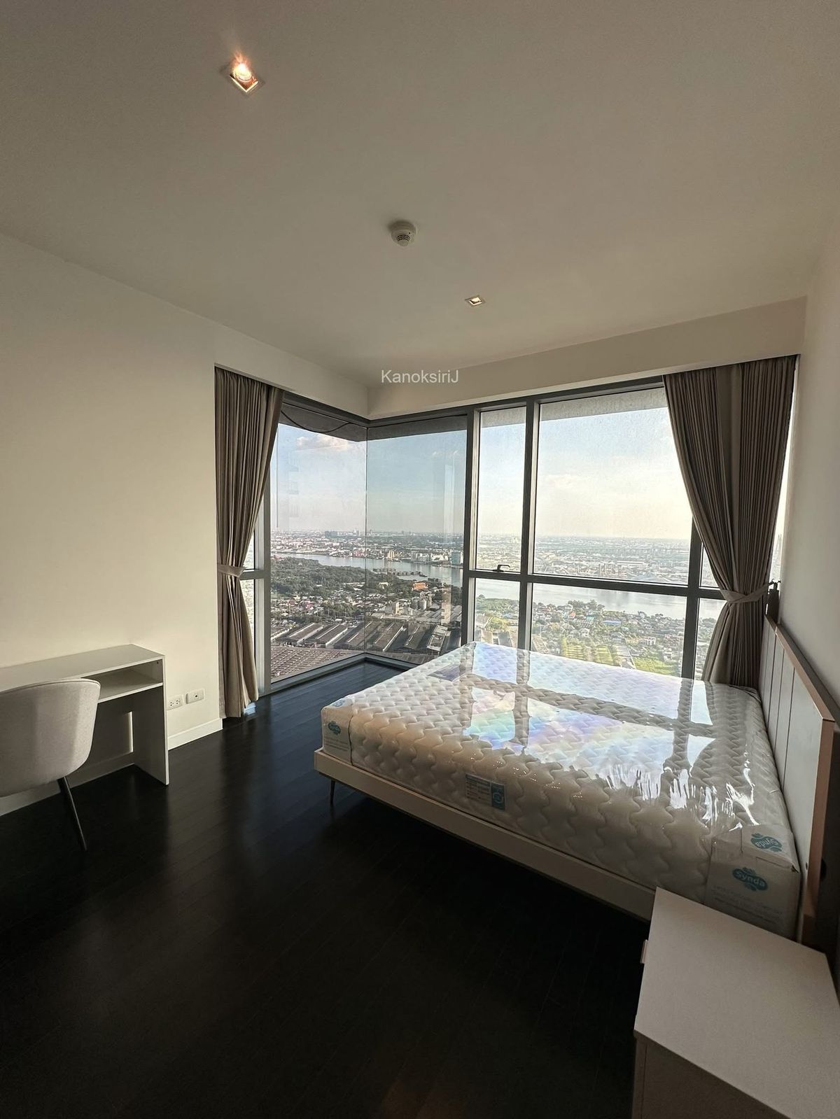 For RentCondoRama3 (Riverside),Satupadit : 🌟 2 bedtime rental 2 water | The Pano Rama 3 Condo, Penthouse level + 2 regular parking! & Quot;