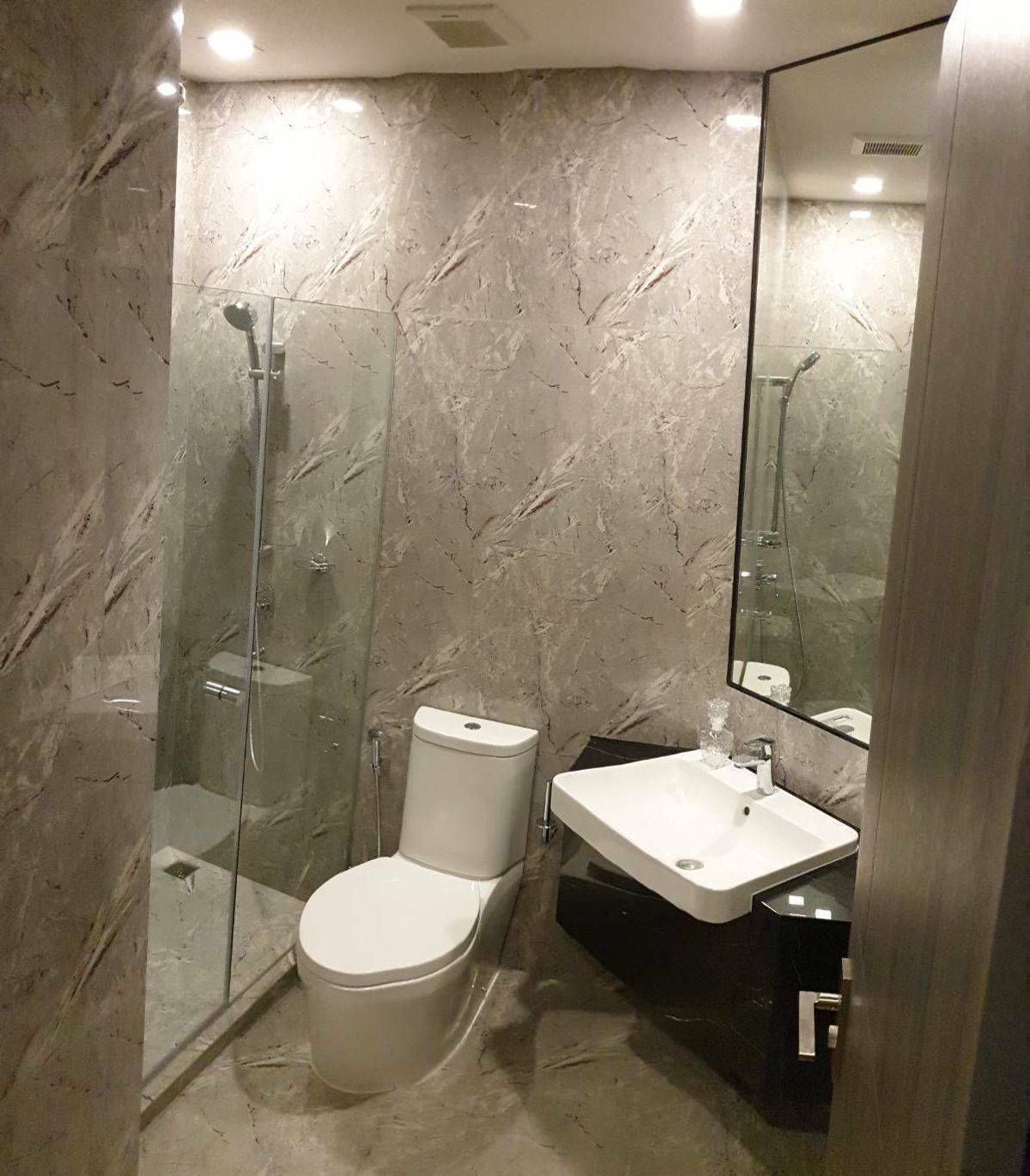 For RentCondoSukhumvit, Asoke, Thonglor : Rent Ashton Asoke Price 65,000 baht/month [AA0079]