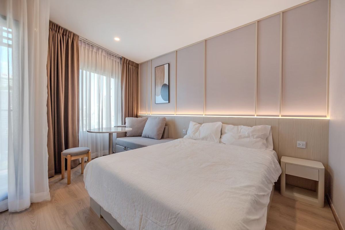 For RentCondoKhlongtoei, Kluaynamthai : " Life Rama 4 - Asoke " Full Furnished with electrical appliances * Ready to move in 8 Aug 2025** Convenient transportation, near MRT Queen Sirikit Center, near One Bangkok (No.250838)
