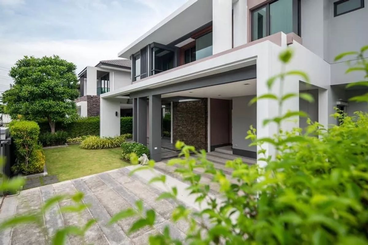 ให้เช่าบ้านลาดกระบัง สุวรรณภูมิ : ให้เช่าบ้านเดียว The Grand บางนา-วงแหวน BRE25059