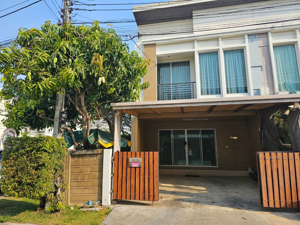 For SaleTownhomeLadkrabang, Suwannaphum Airport : Baan Klang Mueang, Essence Onnut - Ring Road / 3 Bedrooms (Sale), Baan Klang Muang S - Sense onnut - Wongwan / 3 Bedrooms (For Sale) FON118