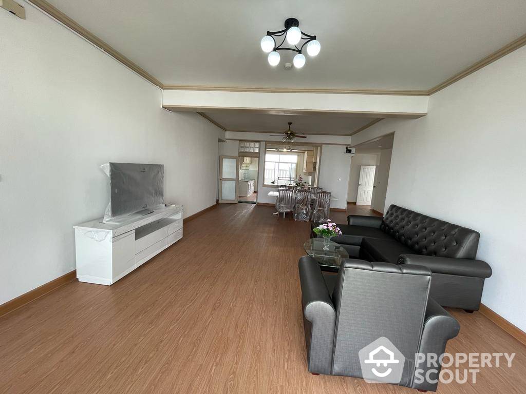 For RentCondoSukhumvit, Asoke, Thonglor : 3-BR Apt. near BTS Thong Lor