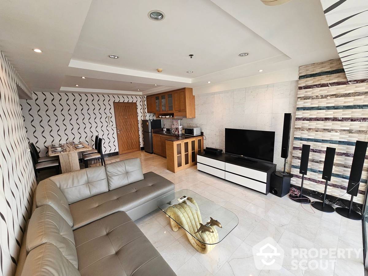 For RentCondoRama9, Petchburi, RCA : 2-BR Condo at My Resort Bangkok Condominium near MRT Phetchaburi