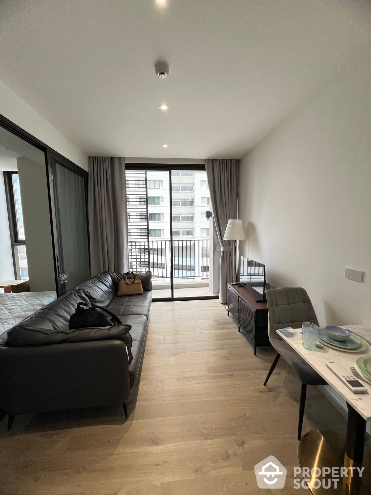 For RentCondoSukhumvit, Asoke, Thonglor : 1-BR Condo at Fynn Asoke near BTS Asok