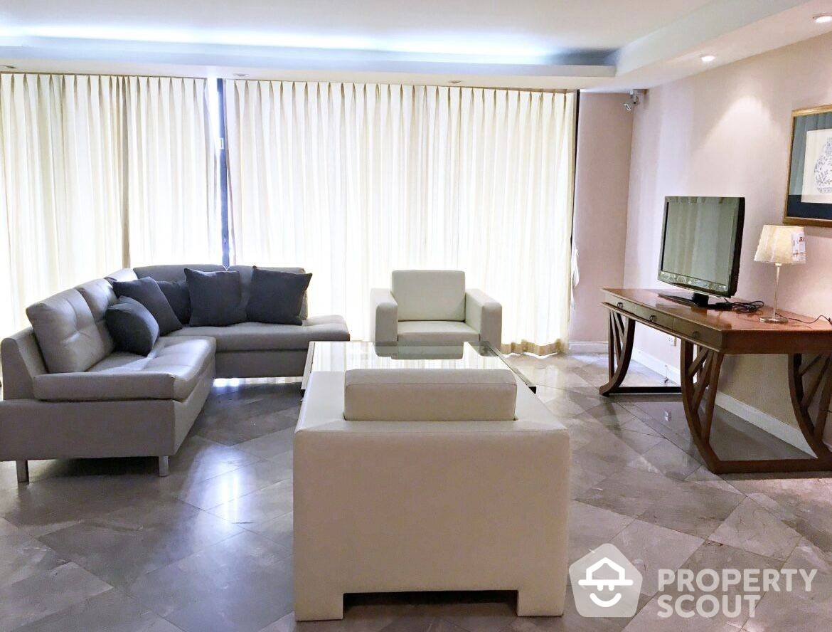 For RentCondoWitthayu, Chidlom, Langsuan, Ploenchit : 5-BR Condo at Somkid Gardens Condominium near BTS Chit Lom