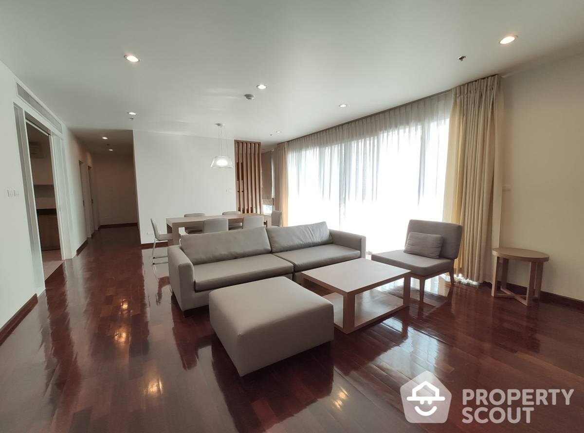For RentCondoSukhumvit, Asoke, Thonglor : 3-BR Apt. near MRT Sukhumvit
