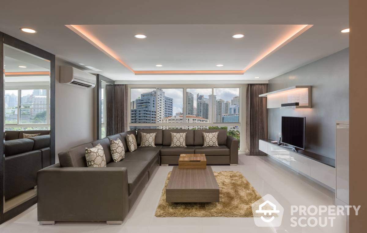 For RentCondoSukhumvit, Asoke, Thonglor : 3-BR Apt. near BTS Phrom Phong