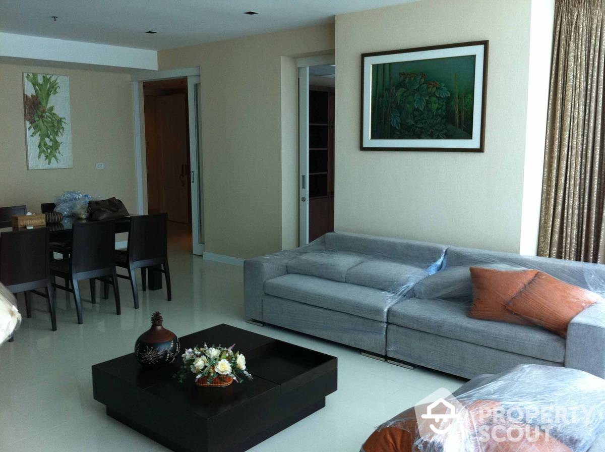 For RentCondoWitthayu, Chidlom, Langsuan, Ploenchit : 3-BR Condo at Athenee Residence near BTS Phloen Chit