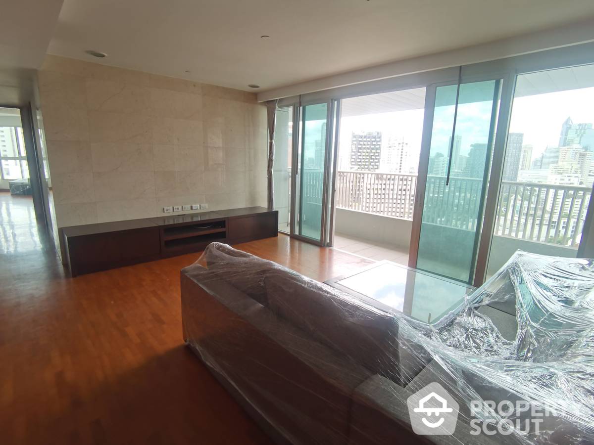 For RentCondoSukhumvit, Asoke, Thonglor : 3-BR Serviced Apt. near MRT Sukhumvit