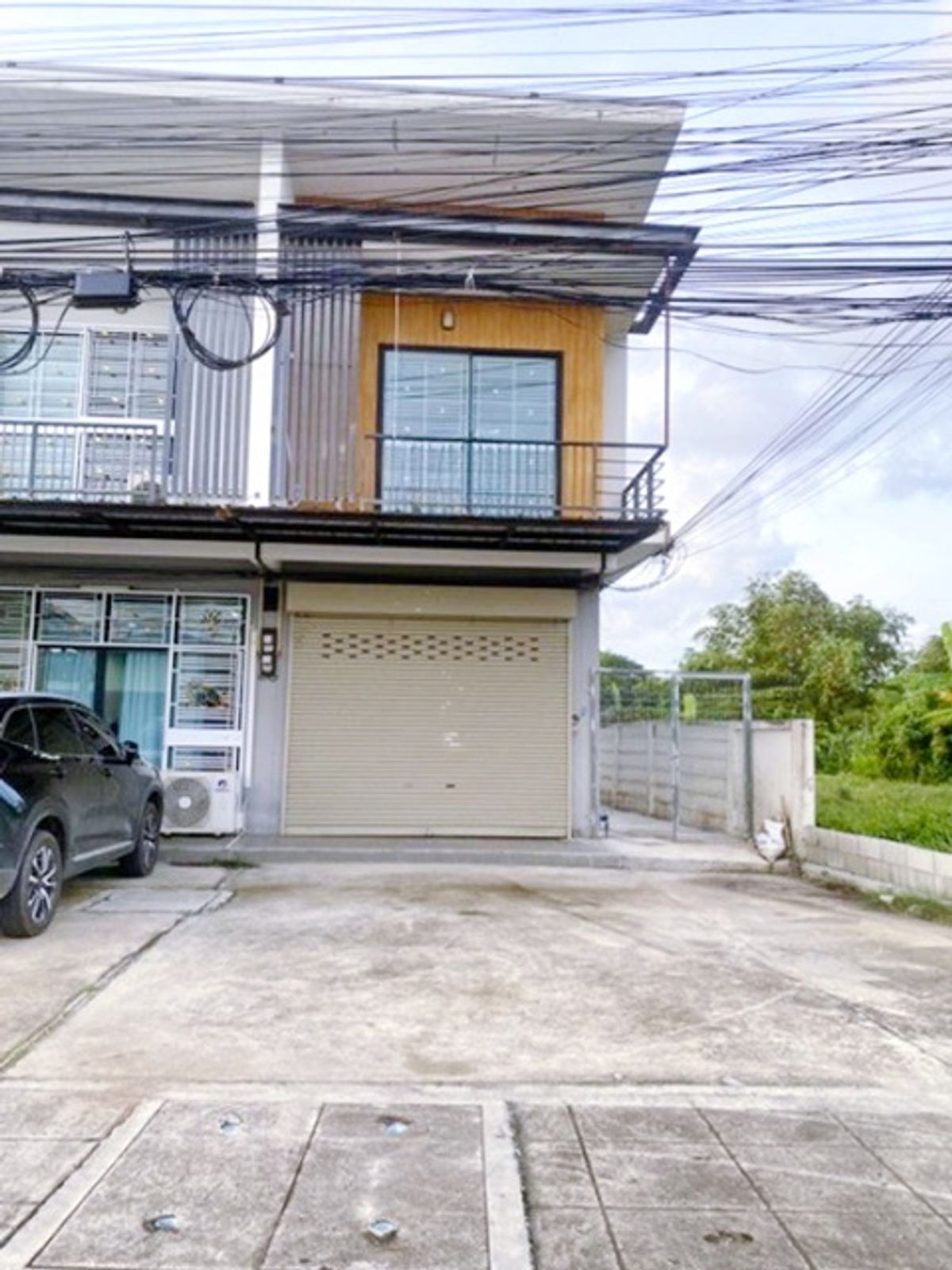 For RentShop HouseRayong : Sri Rayong Market 1.6 km. Rent a 2 -story commercial building, Central Rayong, 4 km. Rim 27 sq.w. 220 sq.m.