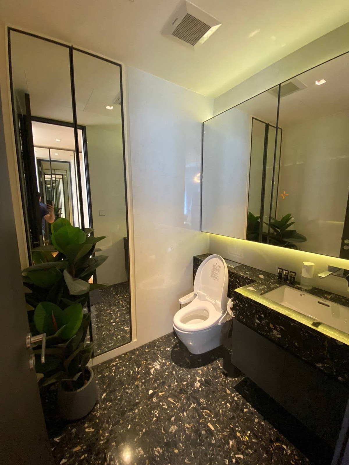 คอนโดสุขุมวิท อโศก ทองหล่อ : ✨ GT16119 |  คอนโดหรูที่ Beatniq Sukhumvit 32 เดินทางสะดวก ใกล้รถไฟฟ้าบีทีเอส มีรถรับส่ง ห้องสวย เฟอร์นิเจอร์ครบ พร้อมอยู่ทันที