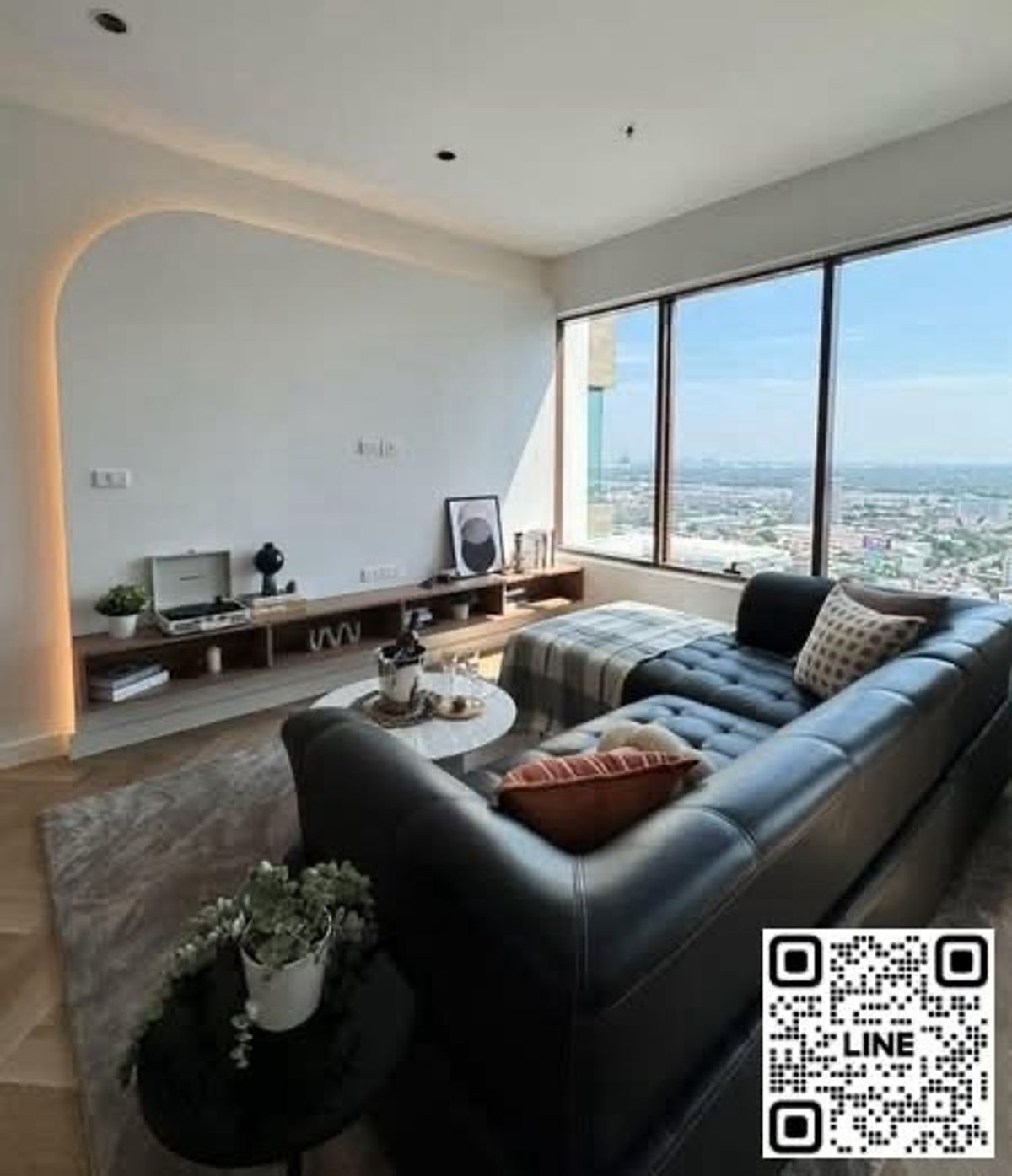 For SaleCondoSukhumvit, Asoke, Thonglor : 💎For Sale: The Emporio Place Sukhumvit 24
Close to BTS Phrom Phong, Benchasiri Park, Emporium, and Benjakitti Forest Park