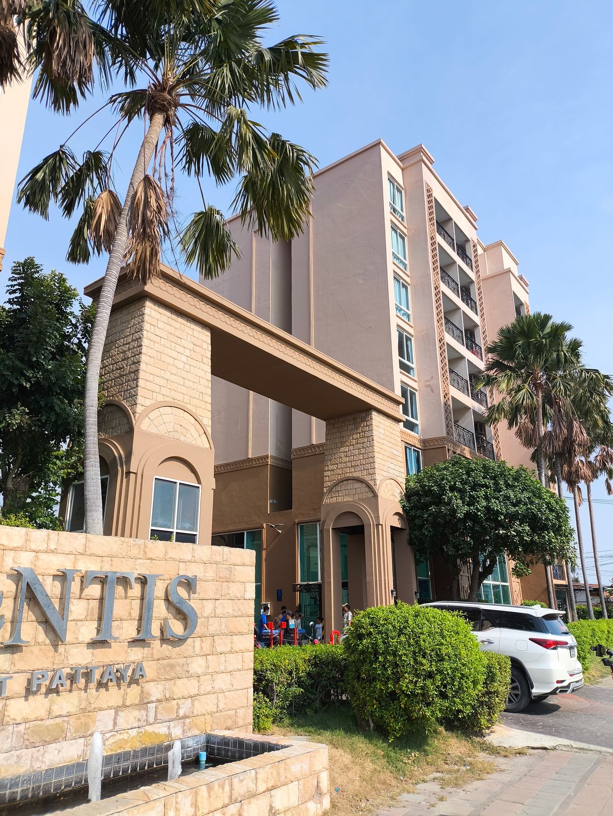 ขายกิจการโรงแรม & กิจการอพาร์ตเมนต์พัทยา บางแสน ชลบุรี สัตหีบ : คอนโดใกล้ทะเล สำหรับนักลงทุน ขายยกทั้งตึกพร้อมผู้เช่า เดือนละ 360,000 บาท