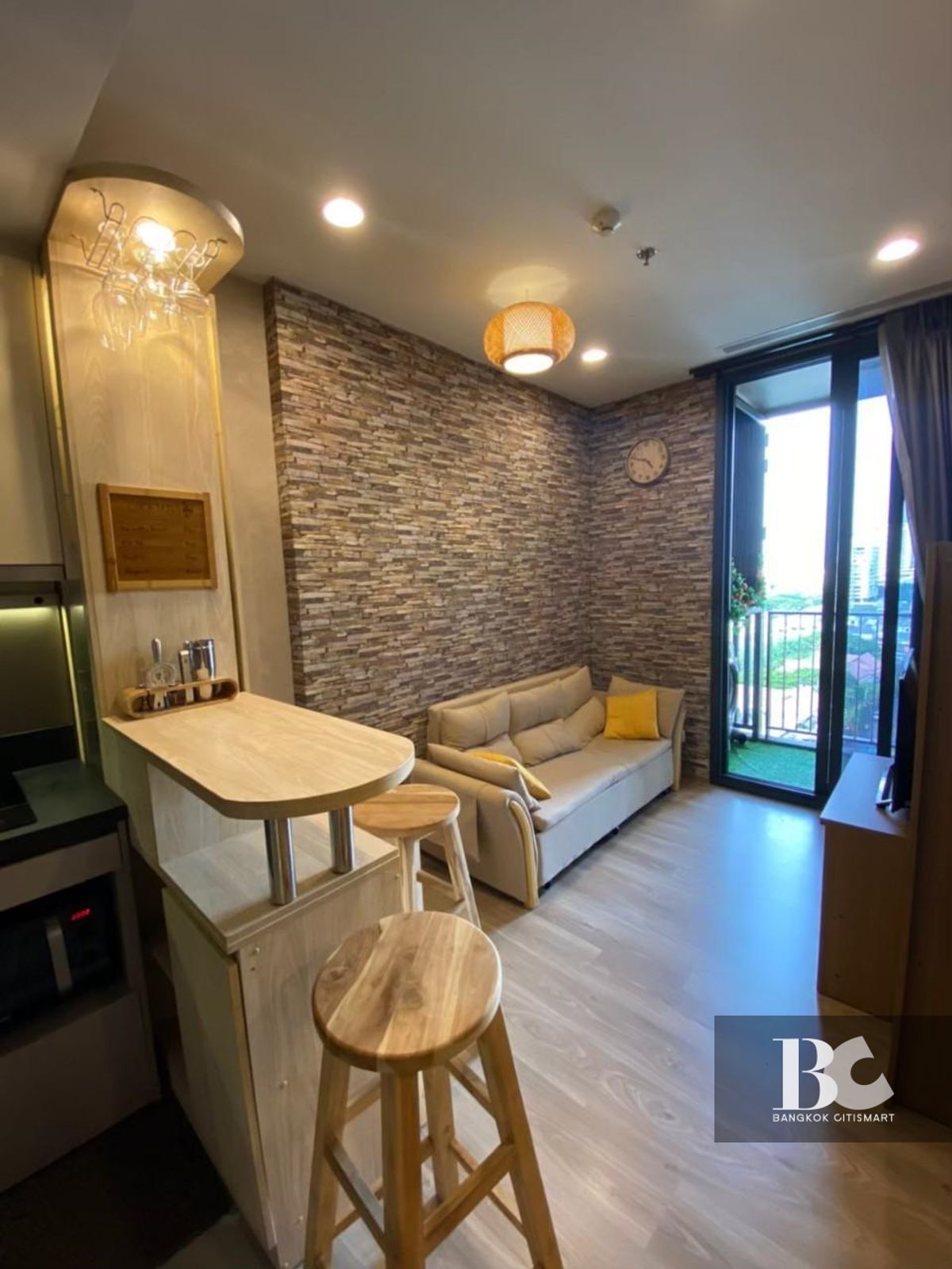 ขายคอนโดสุขุมวิท อโศก ทองหล่อ : ขายด่วน OKA HAUS แต่งสวย 34.77 SQ.M ชั้น 12 ทิศตะวันออก 5.46 MB call : 0859566196