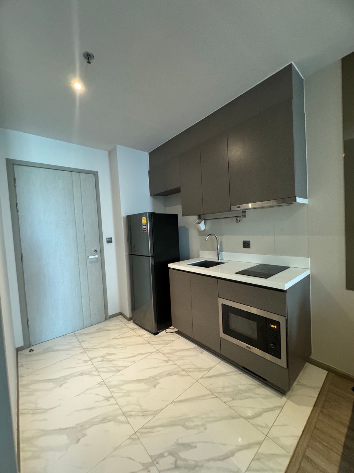 For RentCondoSukhumvit, Asoke, Thonglor : Rent Rhythm Ekkamai. Price 22,000 baht/month [Resr005]