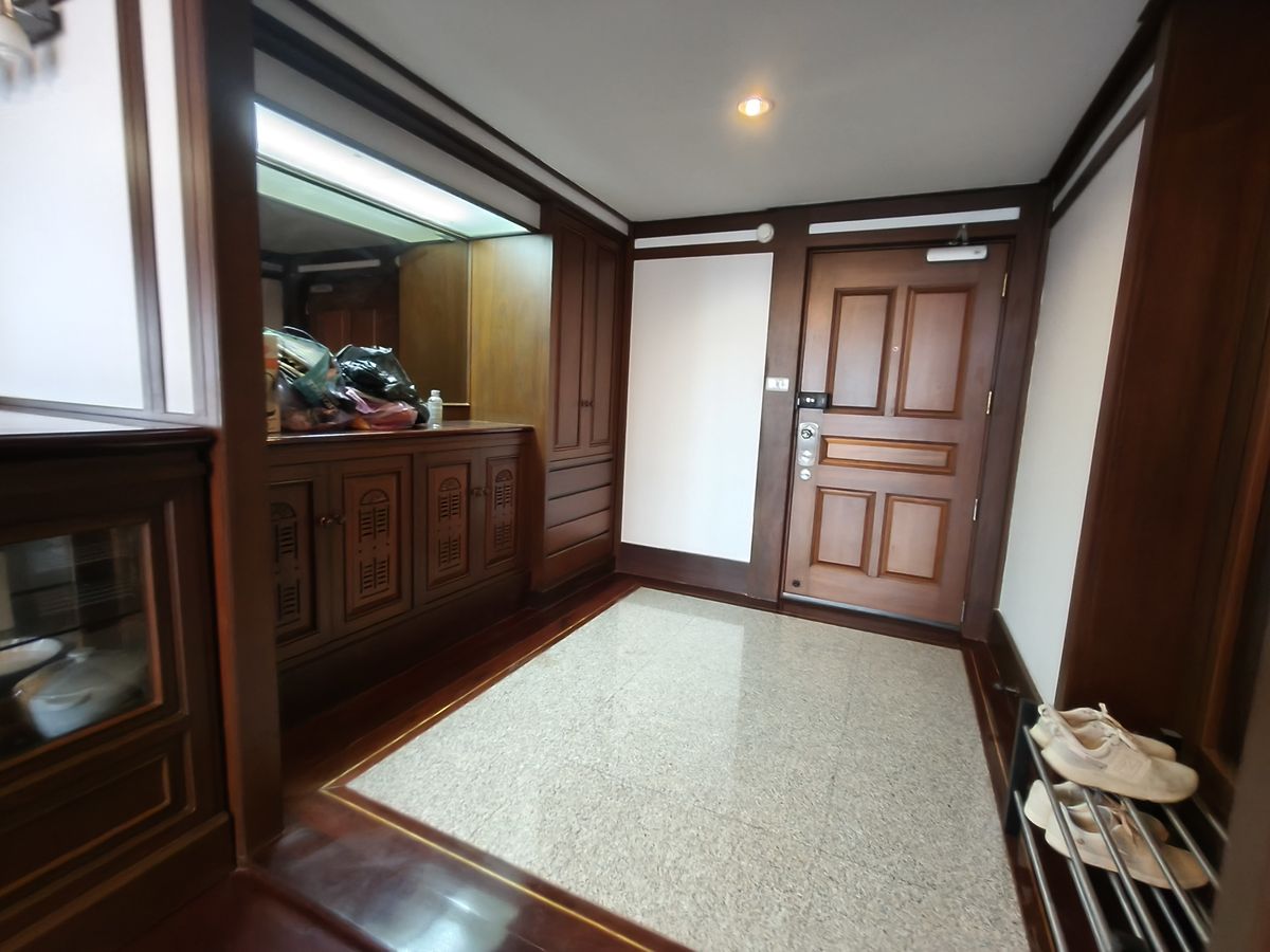 ให้เช่าคอนโดพระราม 3 สาธุประดิษฐ์ : ✨ ให้เช่าด่วน! ห้องใหญ่ แต่งใหม่ยกห้อง! S.V. City พระราม 3 | 2 นอน 2 น้ำ 101 ตร.ม. วิวสวย เฟอร์ครบ พร้อมอยู่ ✨