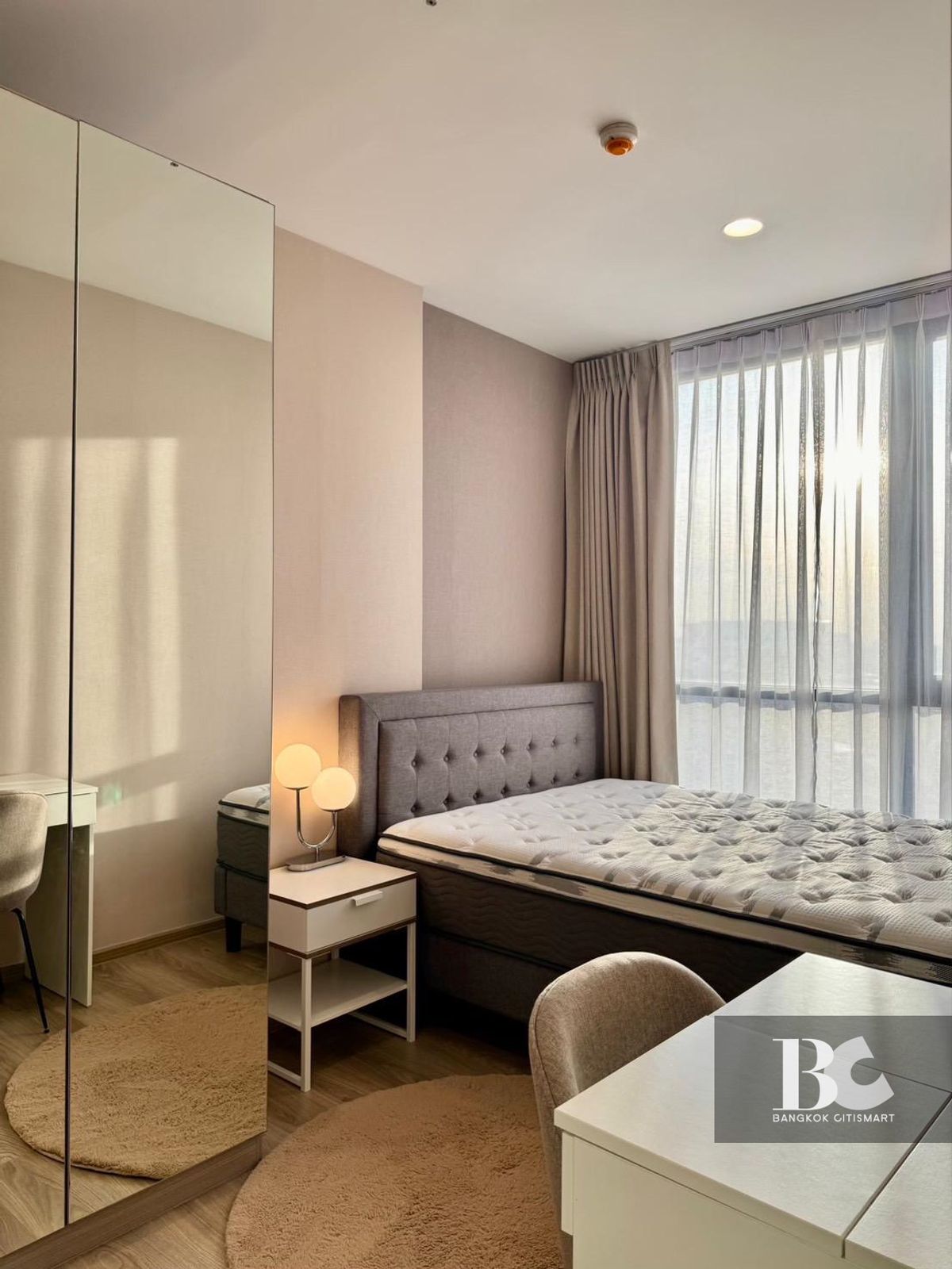 ขายคอนโดสุขุมวิท อโศก ทองหล่อ : ขาย/เช่า OKA HAUS พระราม 4 ราคาดีที่สุด 4.68 MB  1 BED ชั้น 27 CALL : อู๋ 0859566196