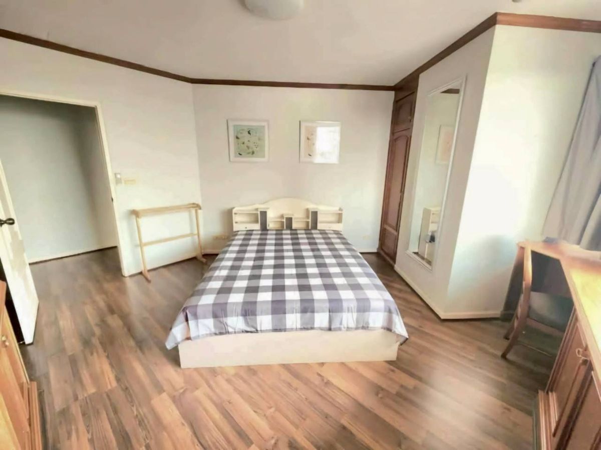 For RentCondoBangna, Bearing, Lasalle : NS Tower Central Bangna Building, Bang Na Condominium, Central Department Store, Big C Bangna, BITEC, Thai Nakarin Hospital Convenient transportation, Bangna-Chon Buri Expressway